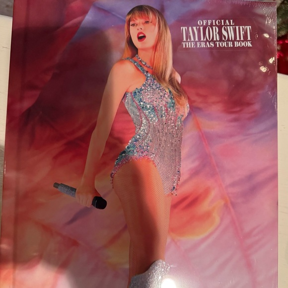 Taylor Swift Era Tour book. Brand new. - Picture 1 of 1